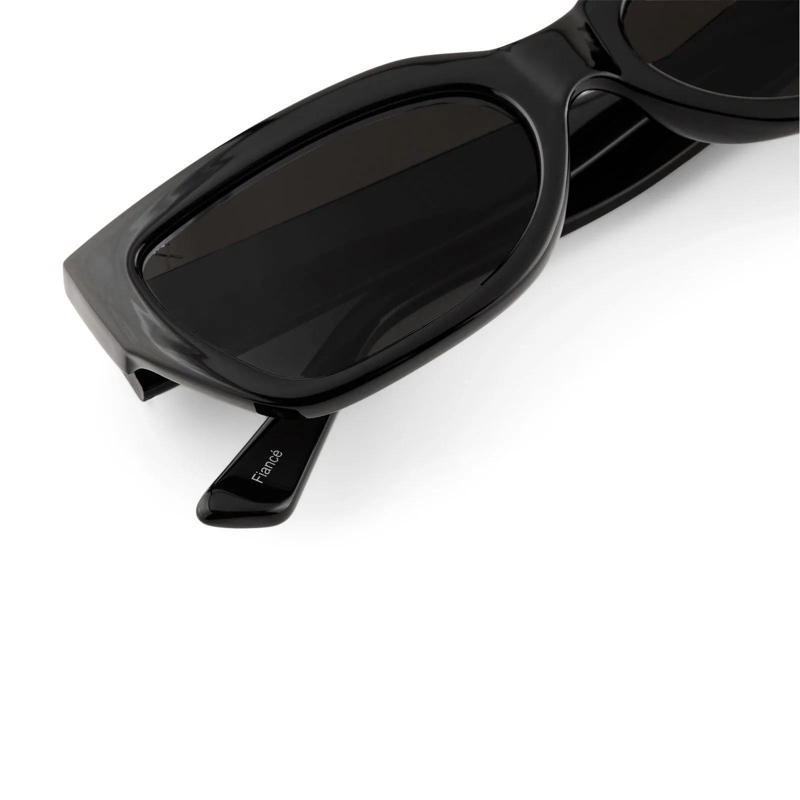 fiancé - glossy black sunglasses