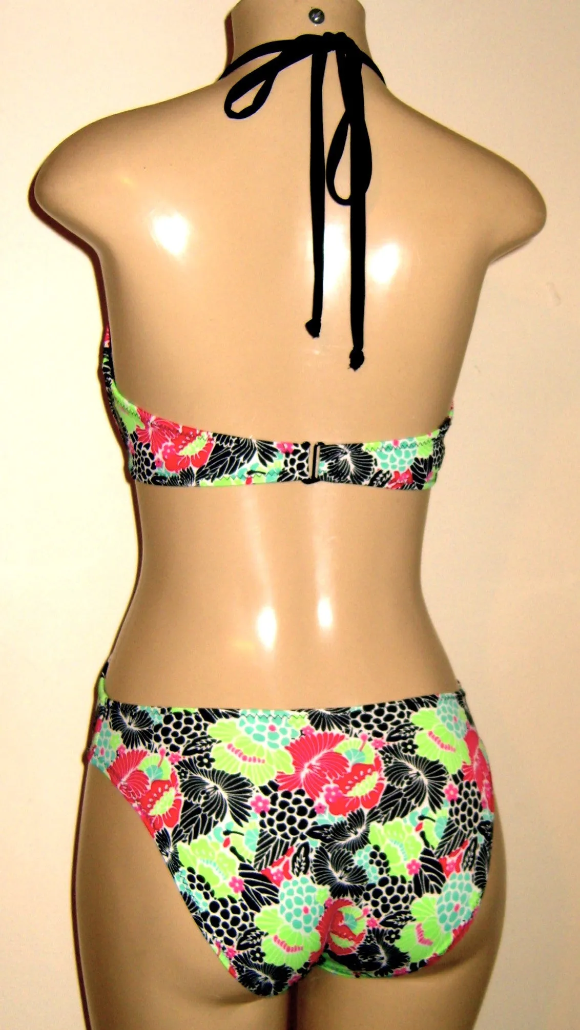 V Neck Underwire Cutaway Monokini Bathing Suits