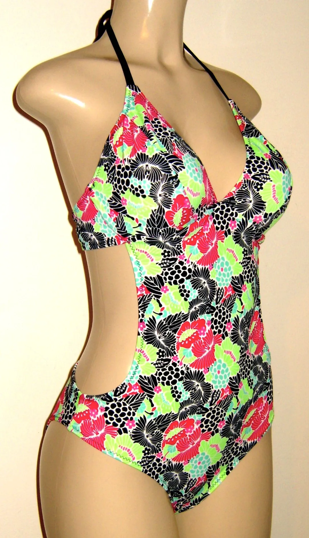V Neck Underwire Cutaway Monokini Bathing Suits